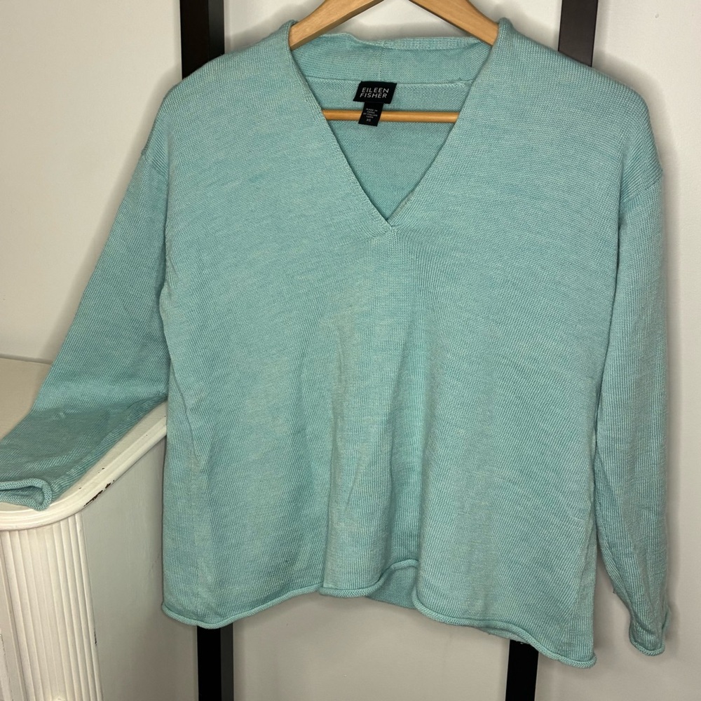 Eileen Fisher Soft Blue Knit Top made of Italian merino wool. GORGEOUS 🤩 size XS